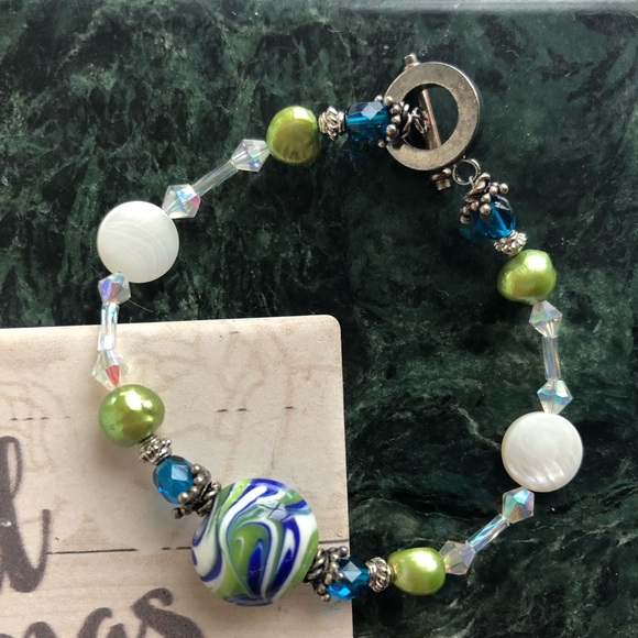 ✋🏼 Handmade Ocean Waves Bracelet - Picture 2 of 5